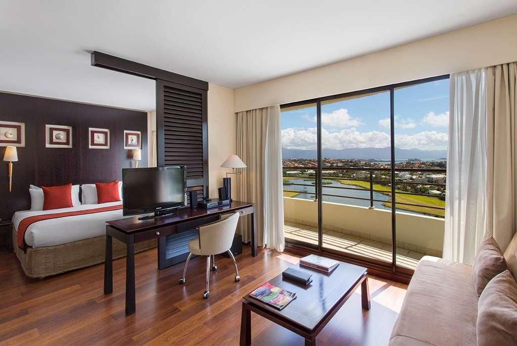 Ramada Hotel & Suites By Wyndham נומיאה חדר תמונה