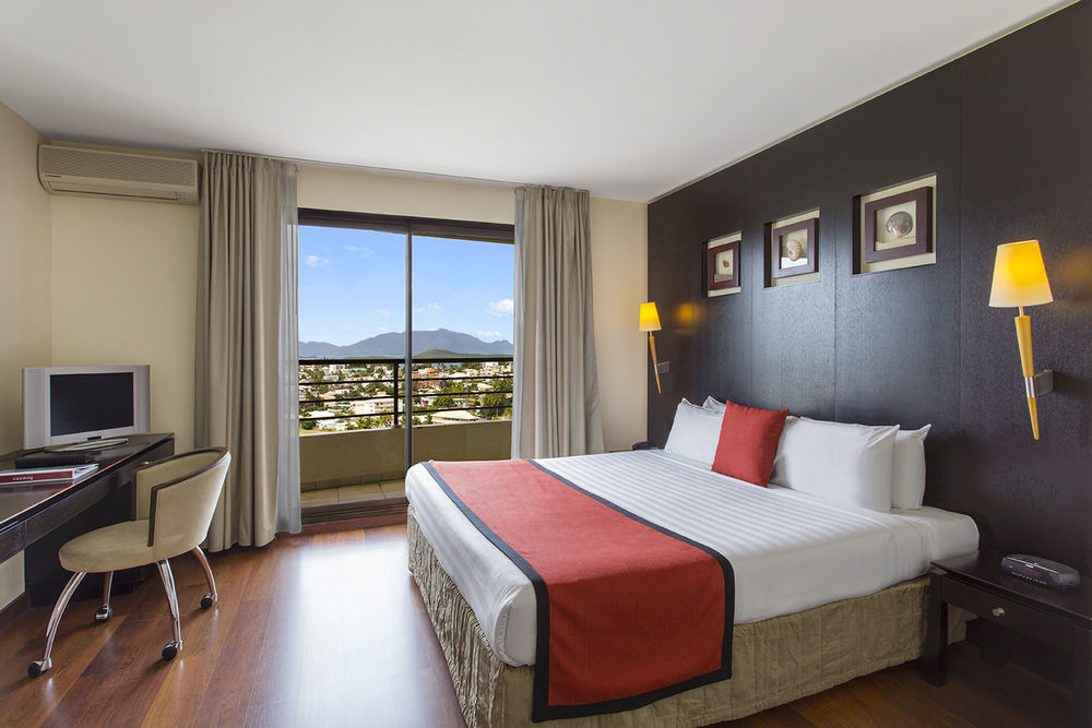 Ramada Hotel & Suites By Wyndham נומיאה מראה חיצוני תמונה