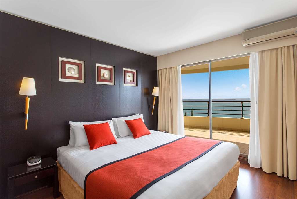 Ramada Hotel & Suites By Wyndham נומיאה מראה חיצוני תמונה