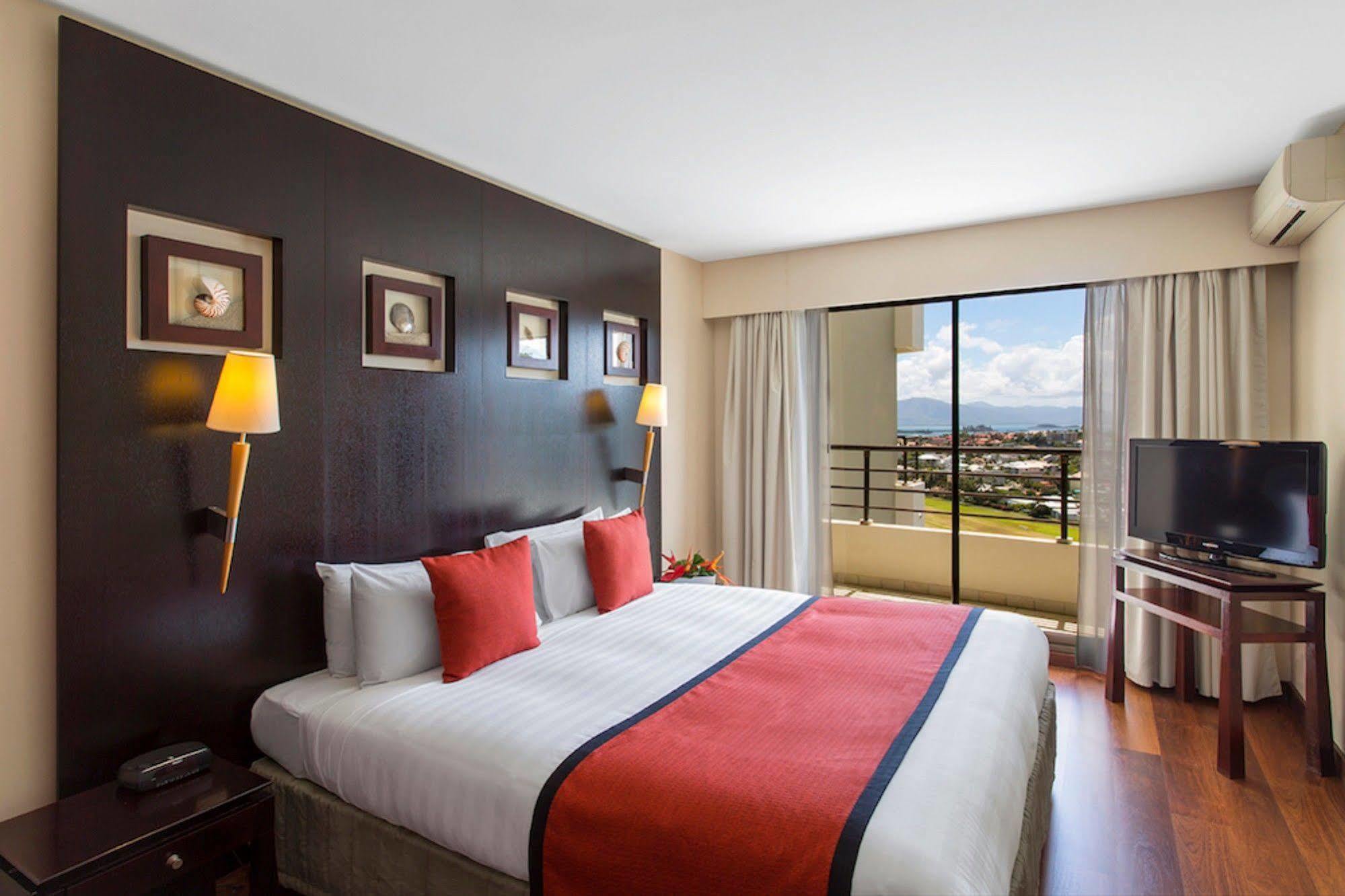Ramada Hotel & Suites By Wyndham נומיאה מראה חיצוני תמונה