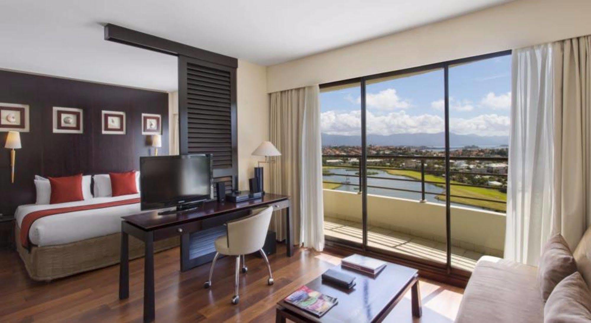 Ramada Hotel & Suites By Wyndham נומיאה מראה חיצוני תמונה